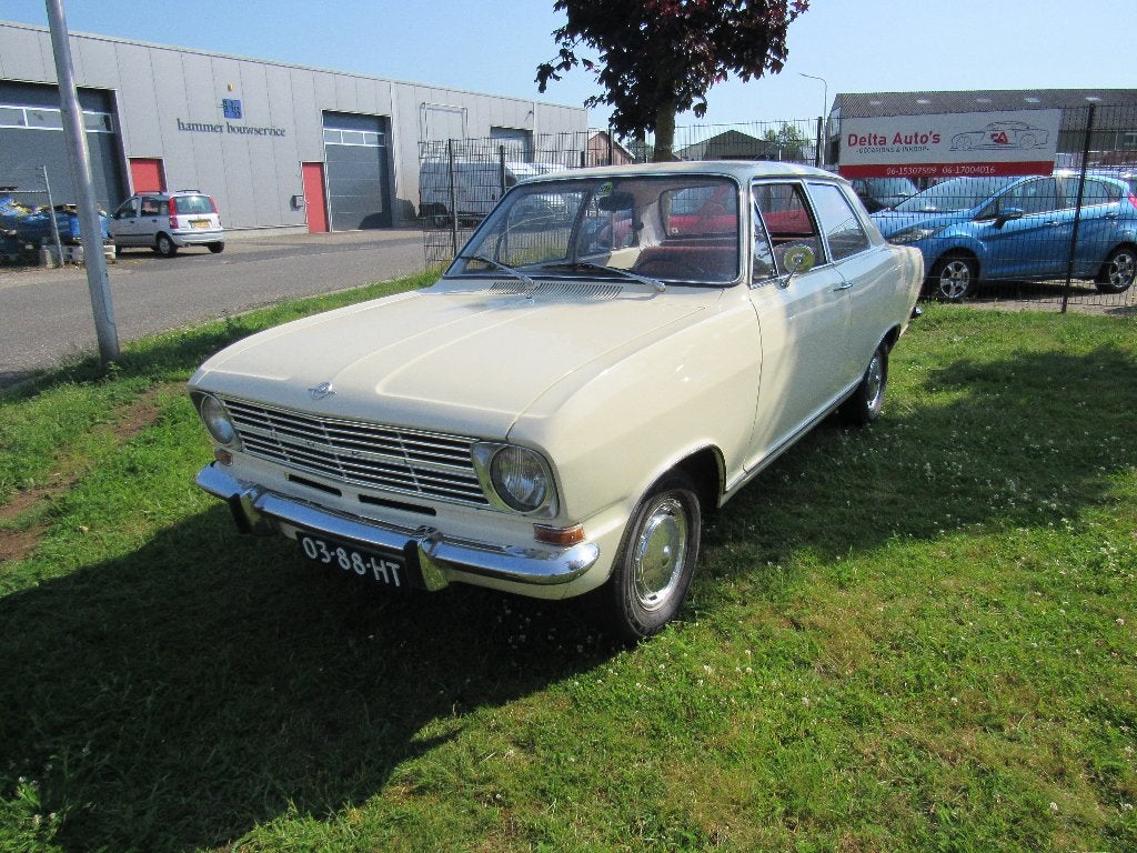 originele nederlandse Opel Kadett 1.1 1969 Beige 1.1 XE, Auto's, Opel, Achterwielaandrijving, 1078 cc, 4 cilinders, Kadett