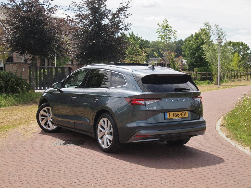 Skoda Enyaq iV 80 | Panoramadak | Camera | Head-Up Display |, Auto's, Skoda, Automaat, Achterwielaandrijving, Gebruikt, 80 kWh