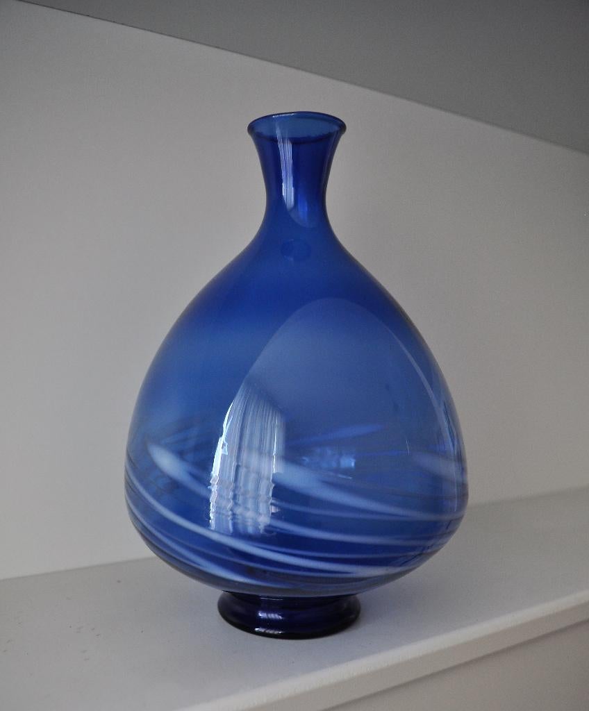 Vintage Vaasje Blauw Glas 18,5 cm, Ophalen