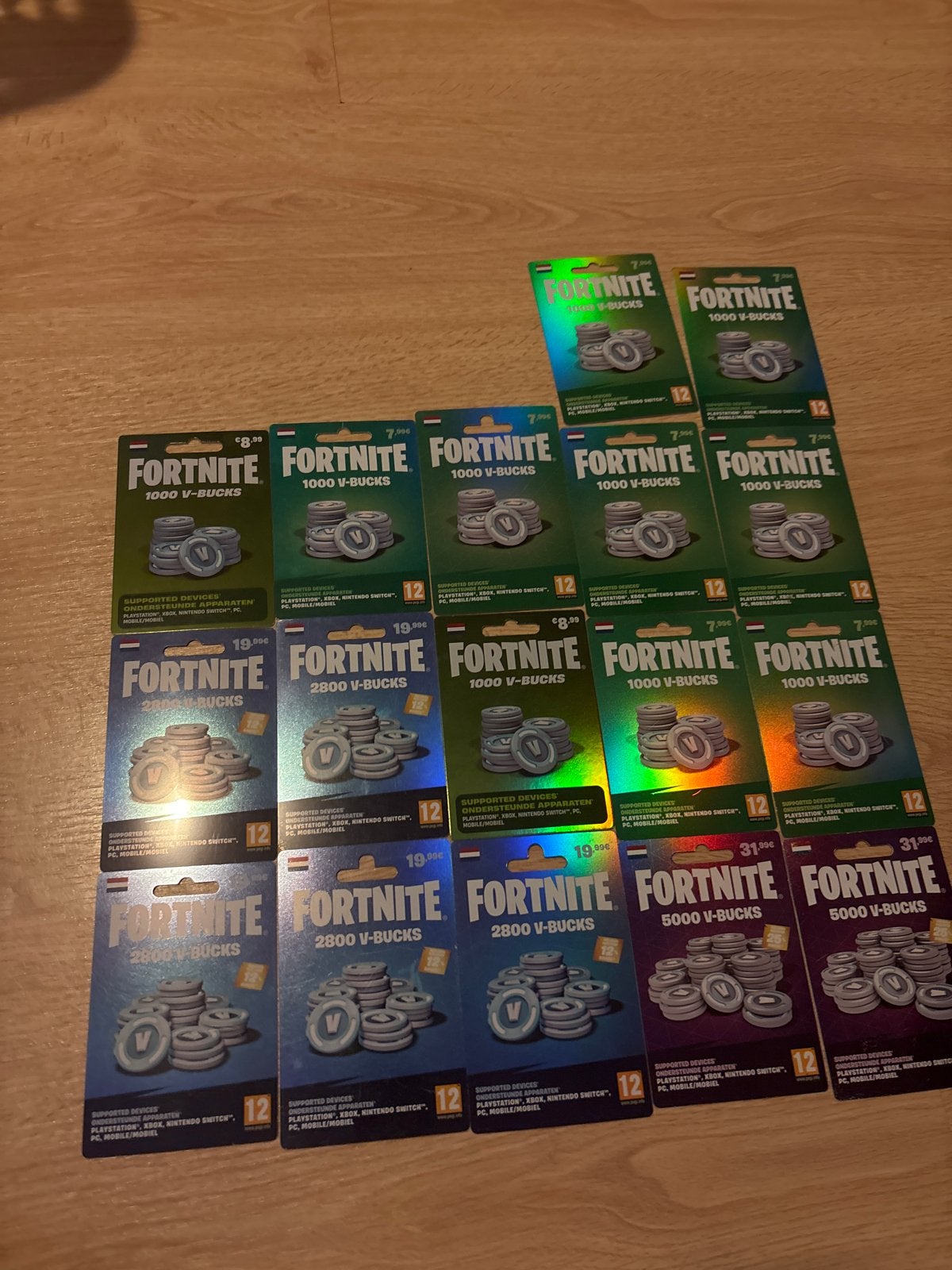 Fortnite V-Bucks kaarten (gebruikt) - Decoratie voor fans, Ophalen of Verzenden, Gebruikt, Overige genres