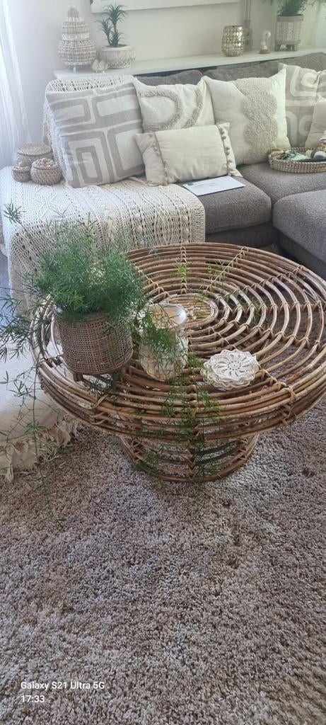 Mooie rotan salontafel van by Mooss, 82 cm doorsnede, Huis en Inrichting, Overige materialen, Gebruikt, Rond, Minder dan 50 cm