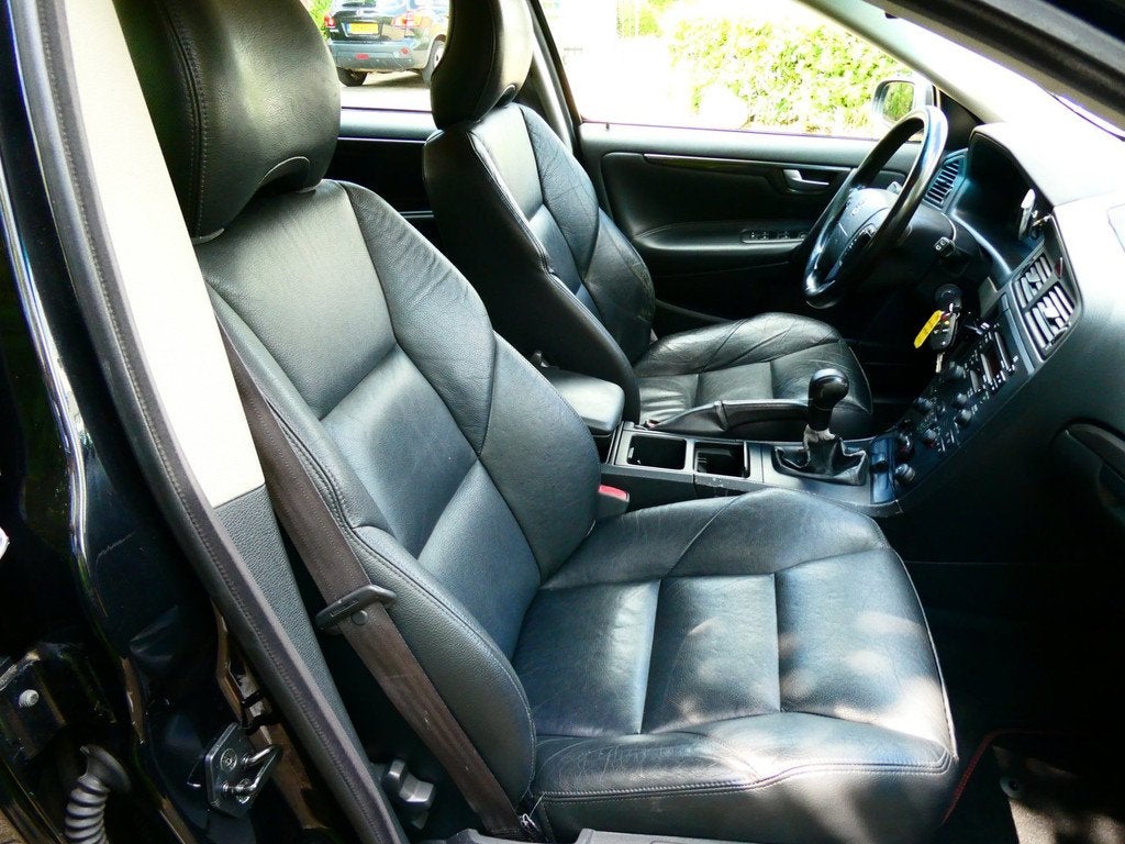 Volvo V70 2.4i 140pk Black Sapphire Ed. Leder Clima Trekhaak, Voorwielaandrijving, Zwart, Zwart, Euro 4