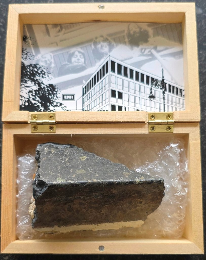Stuk steen EMI House Londen van The Beatles, Ophalen, Nieuw
