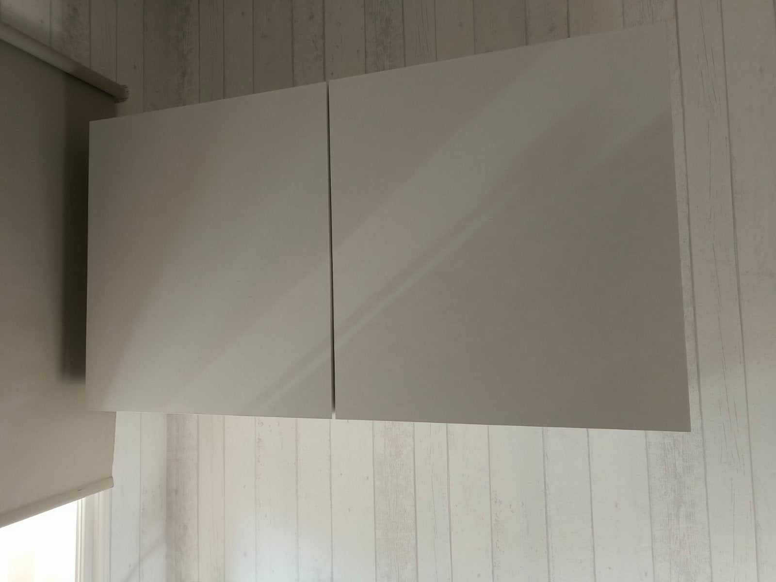Witte wandkasten met glanzende afwerking, Ophalen of Verzenden, Zo goed als nieuw