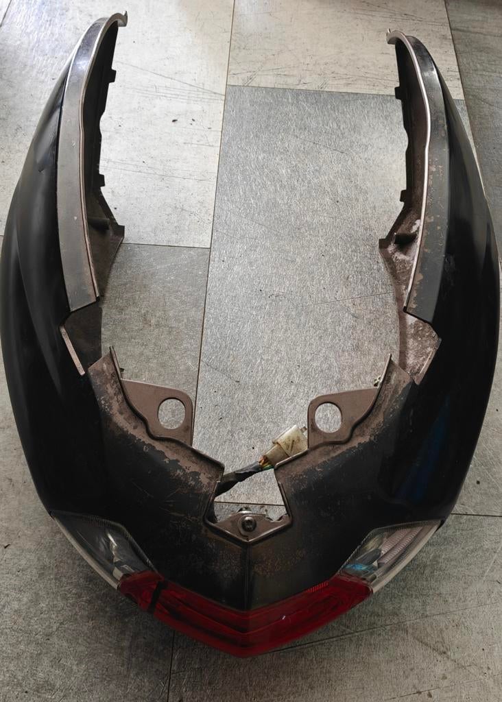 Zijschermen + Achterlicht Peugeot Kisbee 4T 2011-2017, Ophalen of Verzenden, Gebruikt, Overige typen, Peugeot