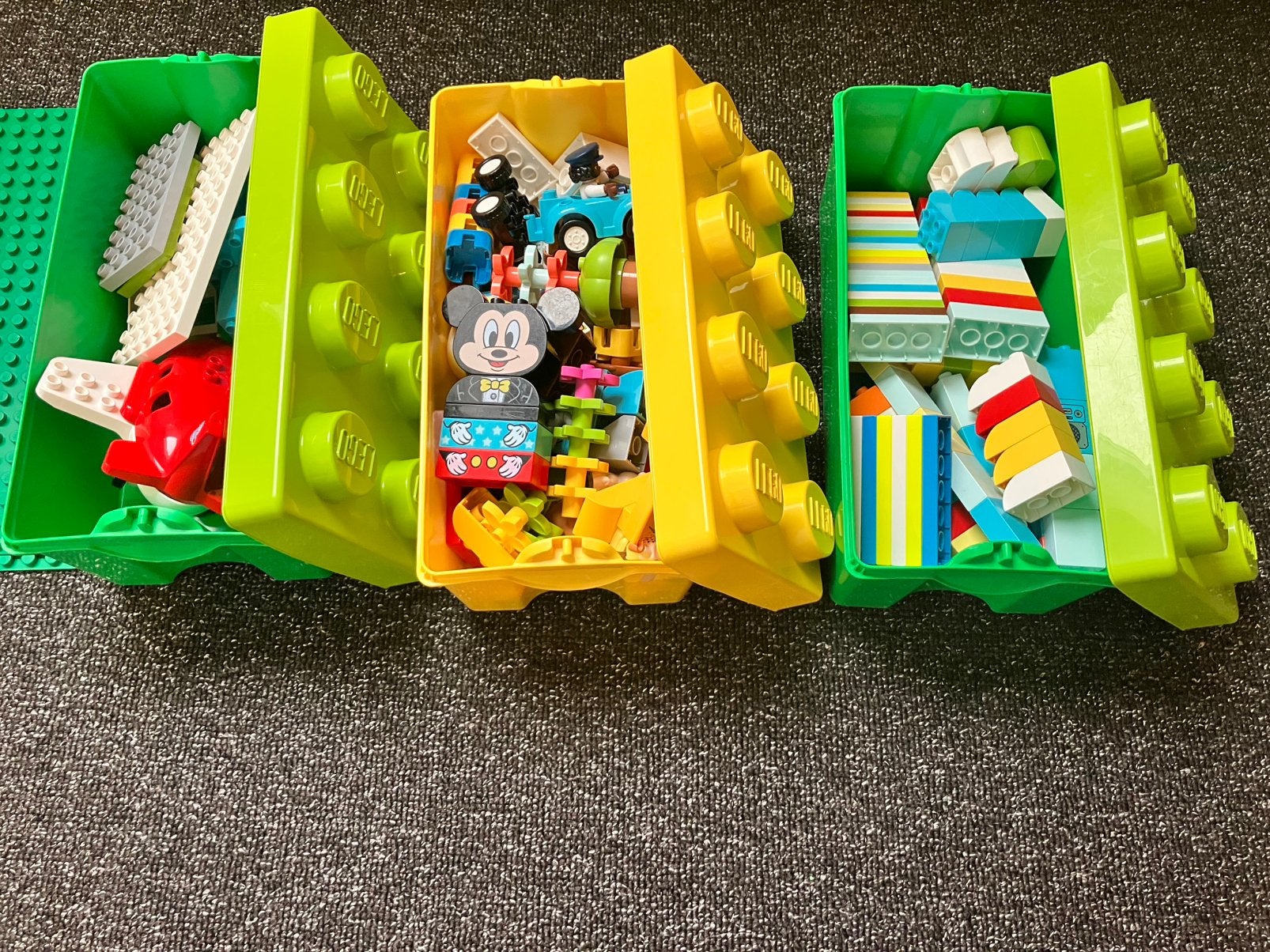 Grote partij duplo , inclusief bouwplaten en opbergbakken, Ophalen, Zo goed als nieuw, Duplo