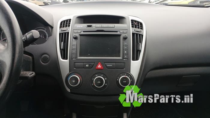 Kachel Bedieningspaneel van een Kia Ceed, Auto-onderdelen, Dashboard en Schakelaars, Kia, Gebruikt, 3 maanden garantie, Ophalen of Verzenden