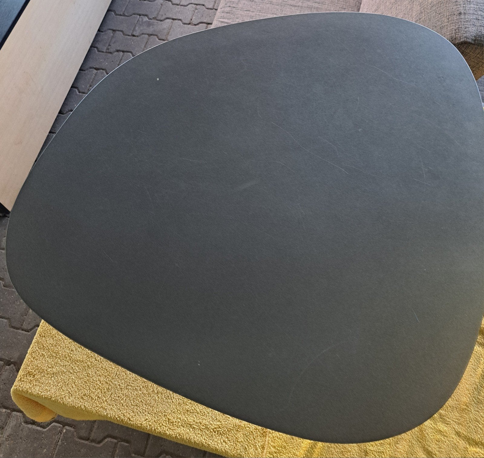 Leolux bijzettafels (set van 2) - Modern design, Huis en Inrichting, Tafels | Bijzettafels, Ophalen, Minder dan 45 cm, Modern design