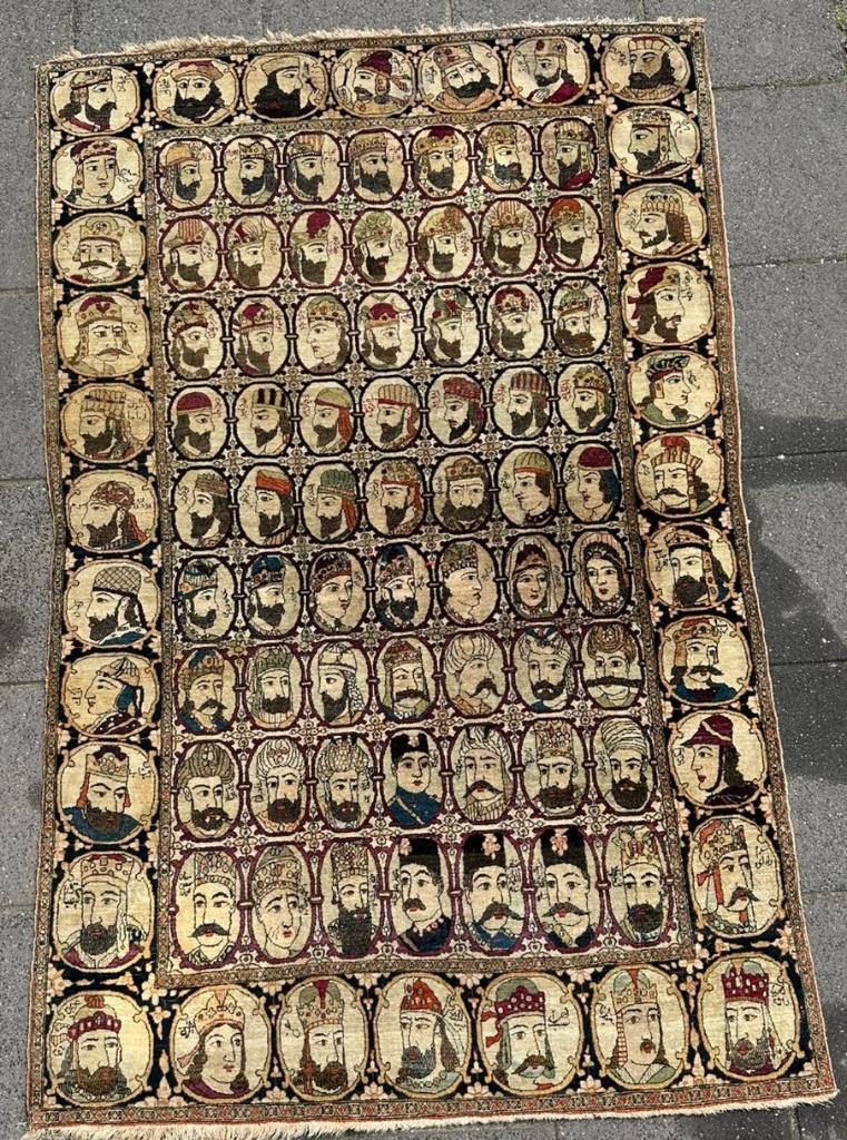 tapijt met 100 gezichten van Perzische koningen 212 x 132 cm, Overige kleuren, 200 cm of meer, Ophalen of Verzenden, Zo goed als nieuw