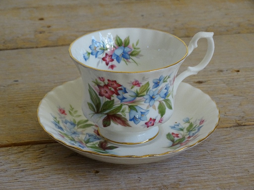 1x Kop-en-schotel, Royal Albert, Summertime Series, BOURTON, Ophalen of Verzenden