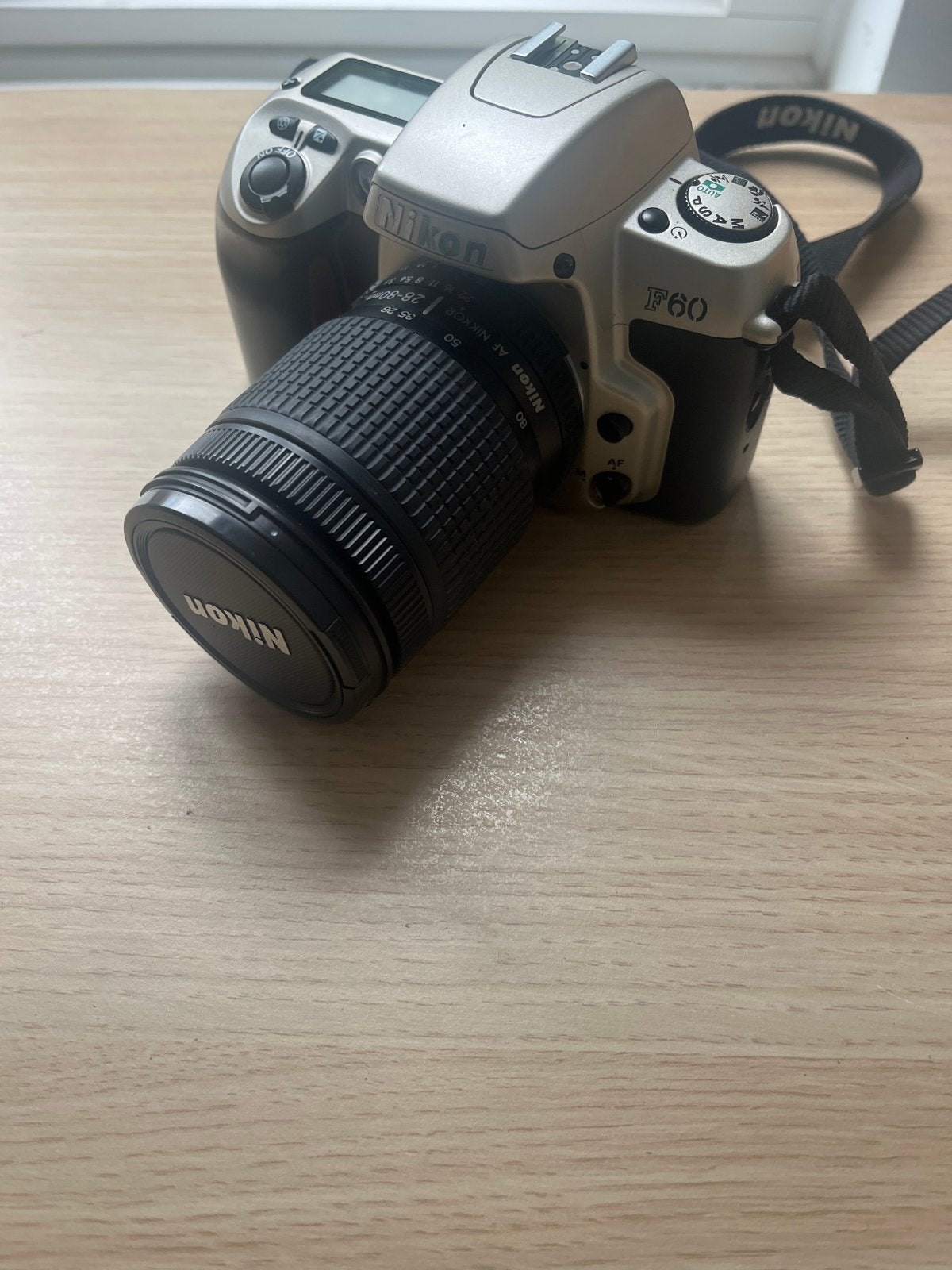 Nikon F60 spiegelreflexcamera met twee Nikkor zoomlenzen, Gebruikt, Autofocus, Nikon, Ophalen of Verzenden