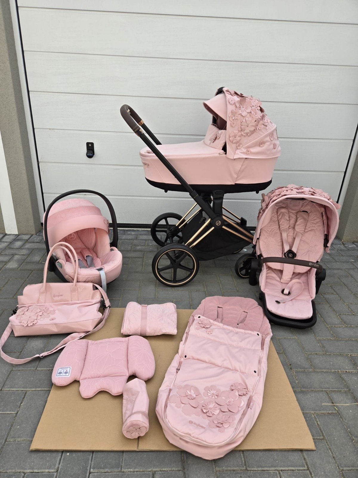 Kinderwagen Cybex Priam 4.0 Simply flowers 3in1 set, Zo goed als nieuw, Met autostoeltje, Ophalen, Kinderwagen