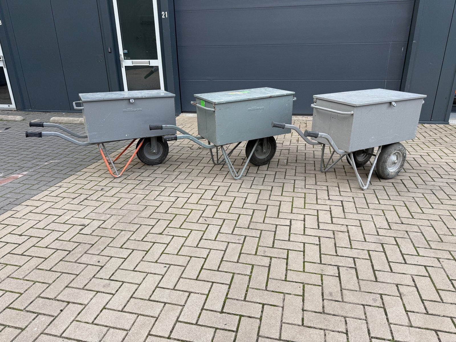 Gereedschap kruiwagen, Ophalen, Gebruikt, Handmatig, Eenwielig