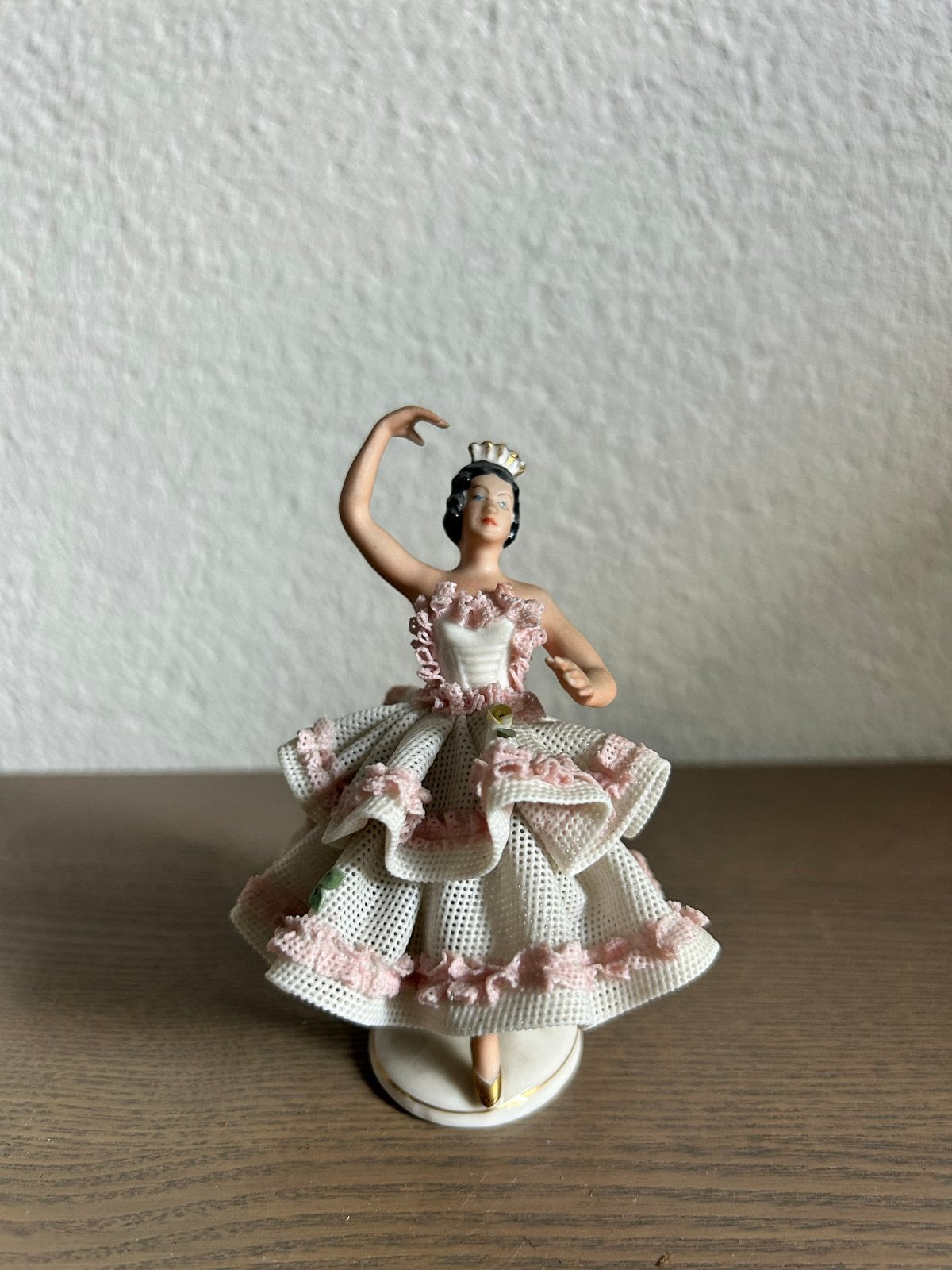 Vintage Porseleinen Danseres Beeldje- Dresden, Verzamelen, Beelden en Beeldjes, Ophalen, Zo goed als nieuw, Mens