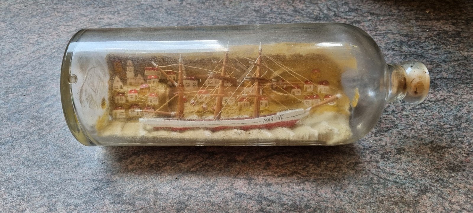 schip met kust en dorpje in fles jaren 60, Ophalen of Verzenden