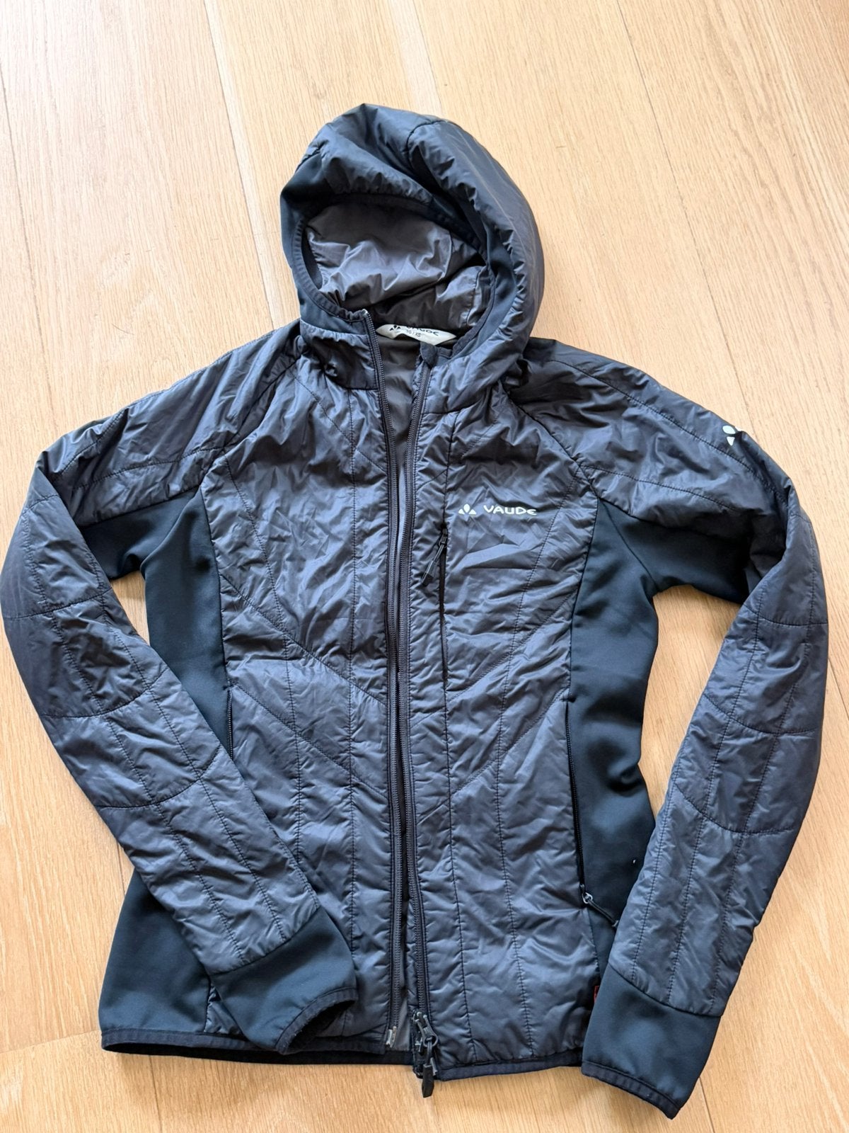 Licht gevoerd jasje Vaude ( dames ) Xs zwart, Ophalen of Verzenden, Gebruikt, Kleding