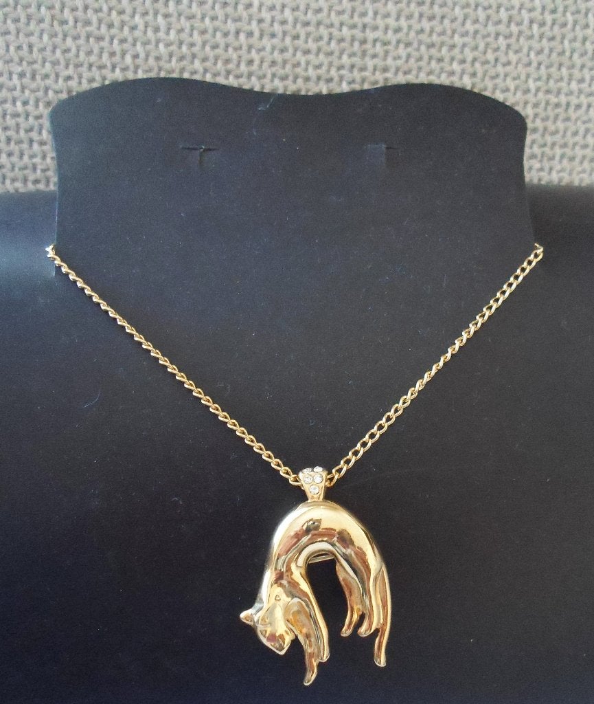 Ketting met hanger/broche kat.Goldplated. 18KGP., Ophalen of Verzenden, Zo goed als nieuw, Goud, Overige materialen