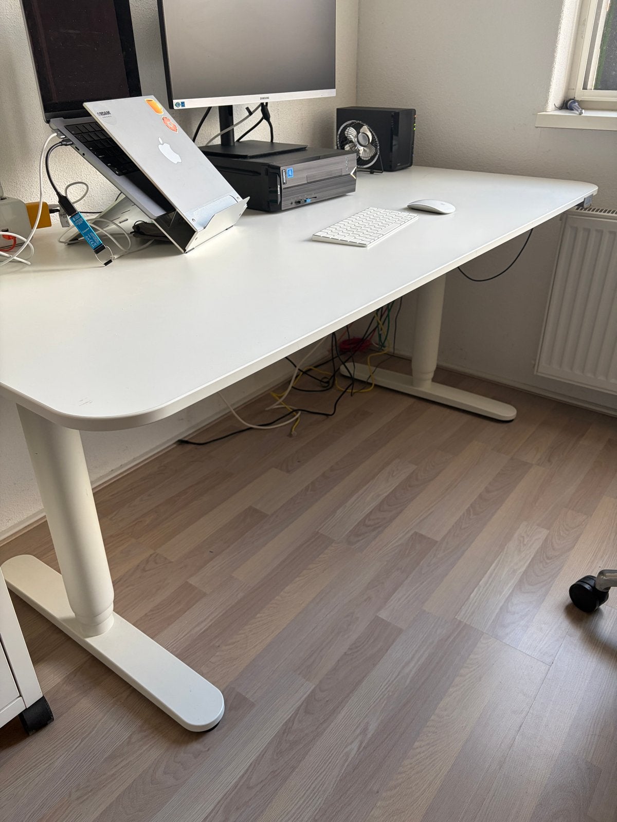 Verstelbaar bureau, wit, ideaal voor thuiskantoor, Ophalen, 100 tot 150 cm, Tot twee personen, 150 tot 200 cm