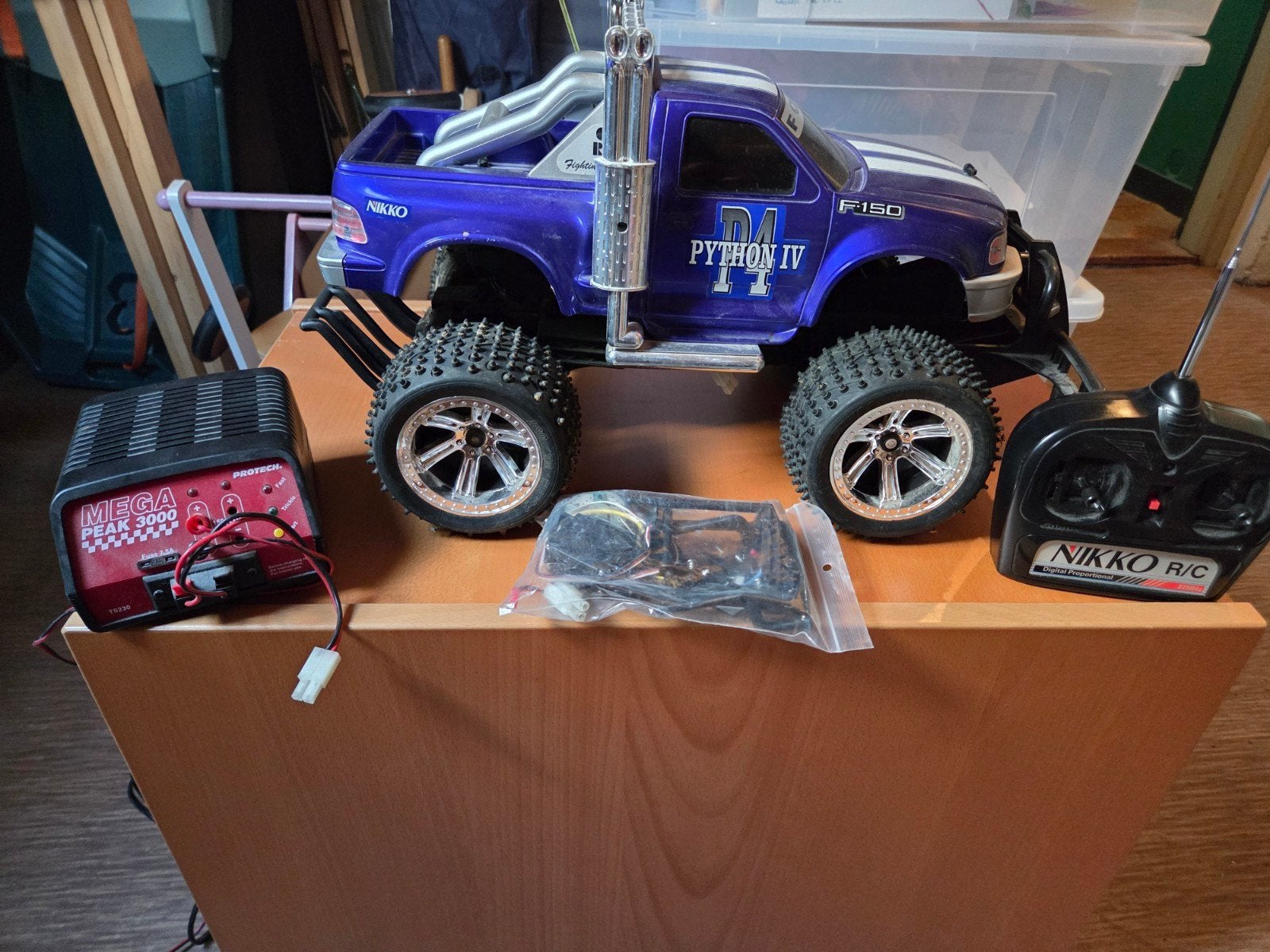 Vintage Nikko RC Ford F-150 Python IV (jaren '80), Hobby en Vrije tijd, Modelbouw | Radiografisch | Auto's, Elektro, Gebruikt