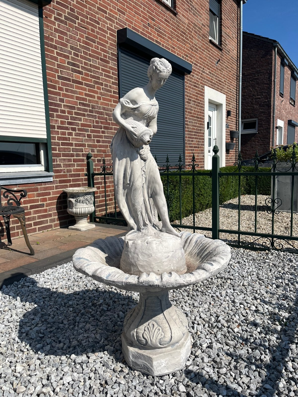 Te koop aangeboden een prachtige klassieke tuinfontein, Ophalen, Gebruikt, Kunststof, Fontein