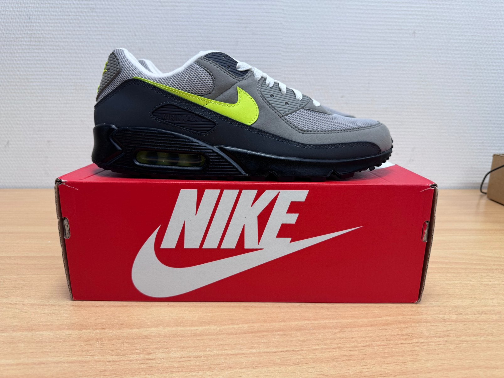 Nike Air Max 90 Neon 45,5 45.5 Nieuw, Overige kleuren, Nieuw, Ophalen of Verzenden, Sneakers of Gympen