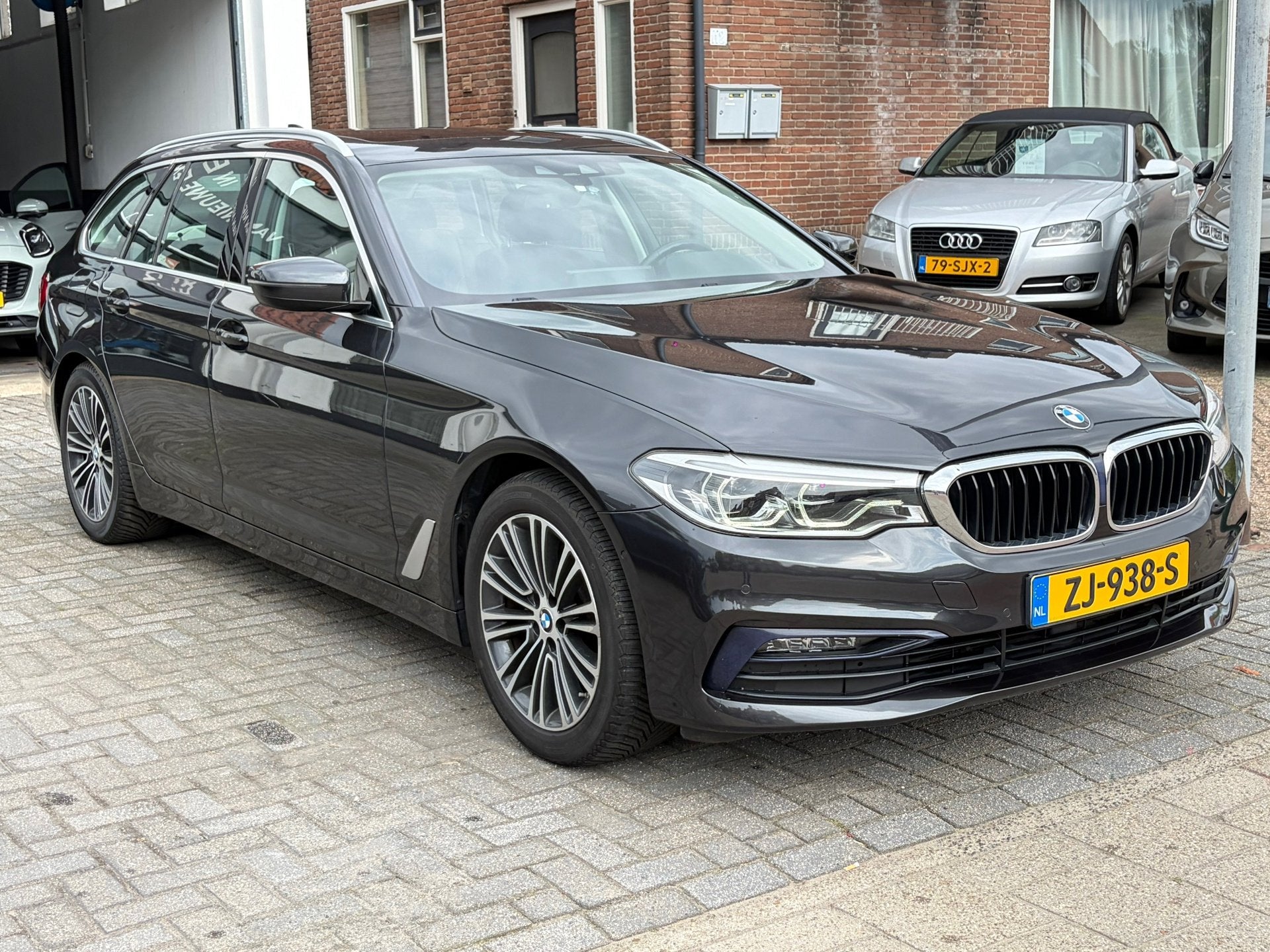 Foto 7 van BMW 5-serie Touring 520i High Executive Edition,Panoramadak,