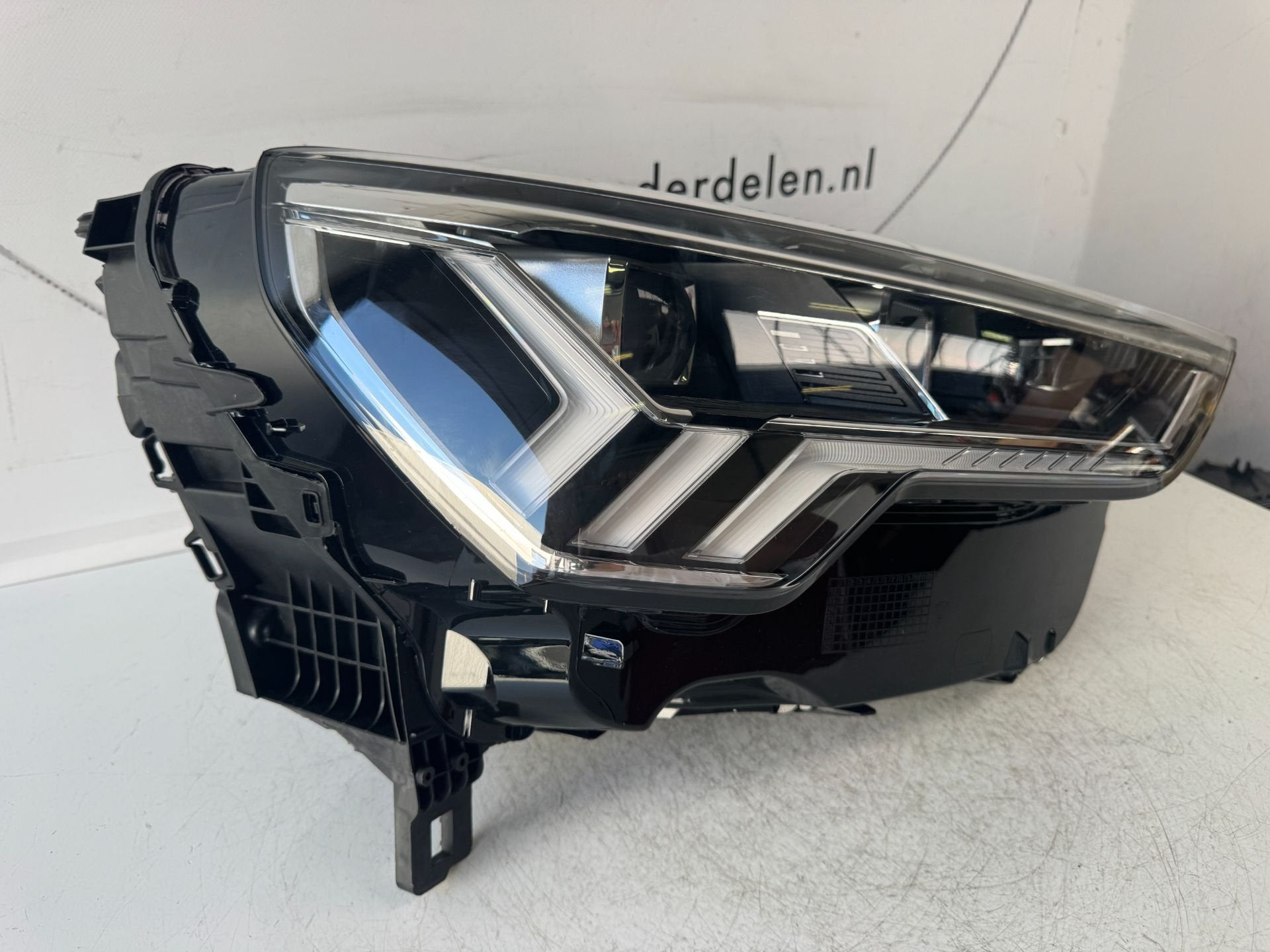 AUDI Q3 SQ3 F3 83A VOL LED KOPLAMP LINKS 83A941034, Gebruikt, AUDI AG, Auto-Union-Strasse 1
85045  Ingolstadt, DE, Kundenbetreuung@audi.de
