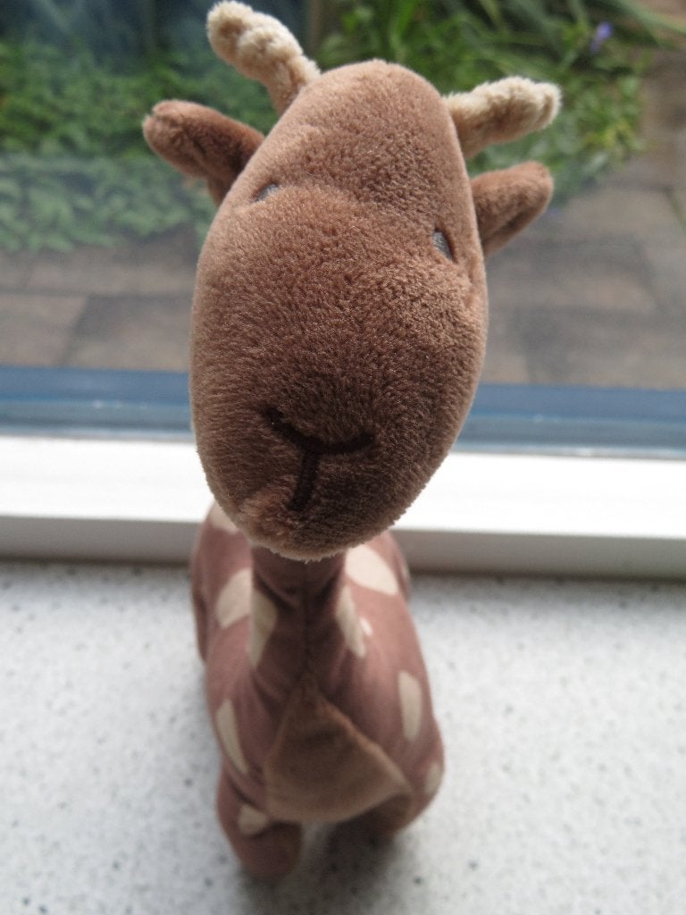Bruin velours giraffe of giraf van Wibra meet ca 28 cm, Giraf, Ophalen of Verzenden, Zo goed als nieuw, Middelgroot (20 tot 80 cm)