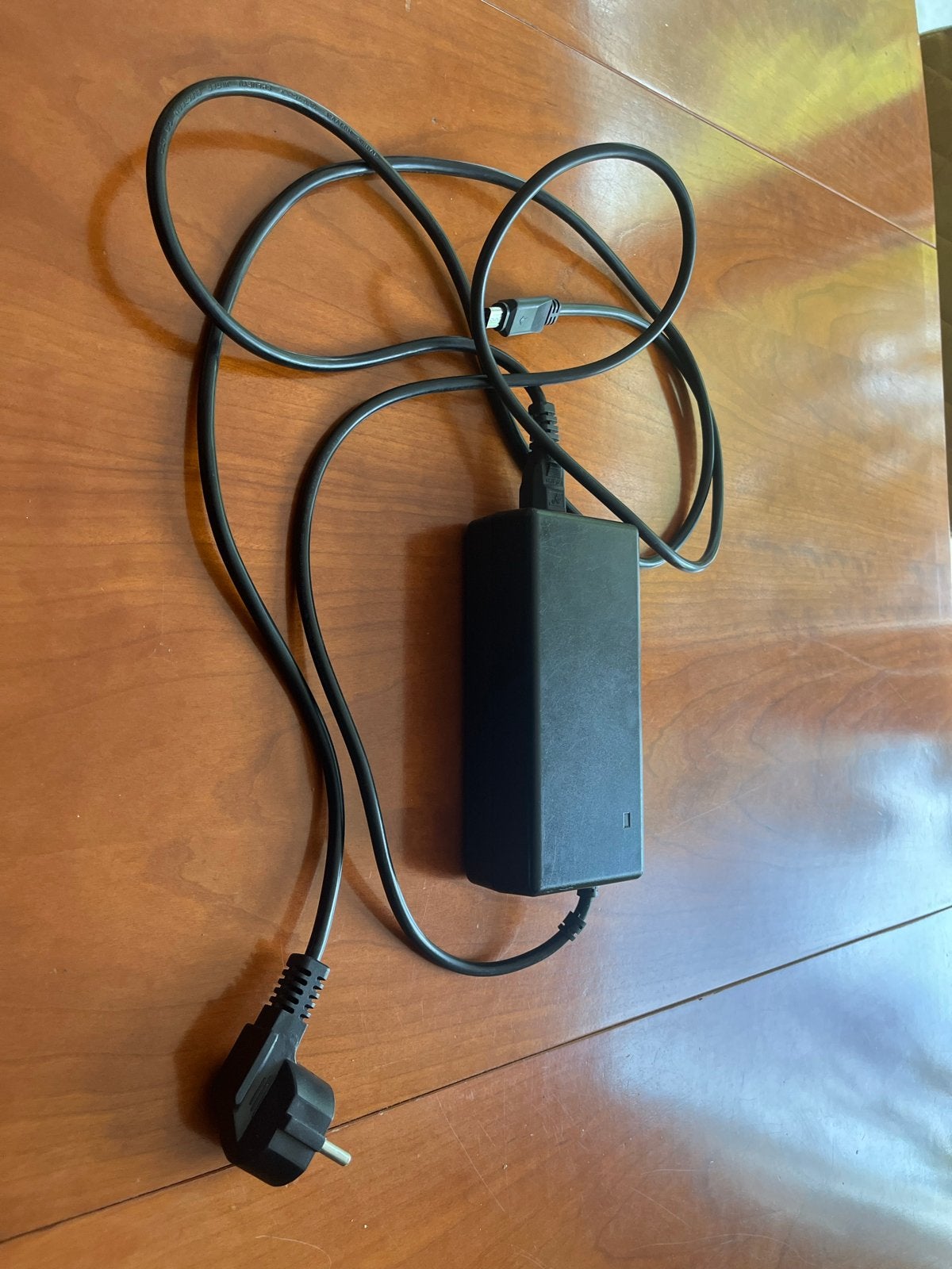 Joycube Lader 5-pins - Li-ion Batterijlader 42V 2.0A, Fietsen en Brommers, Gebruikt
