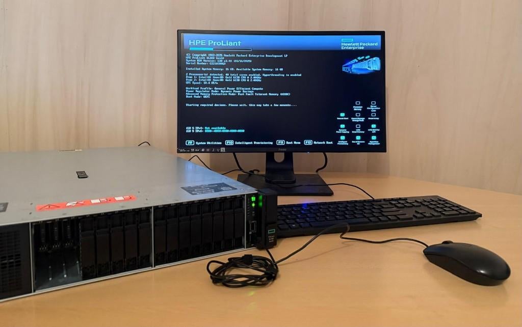 HPE DL380 Gen10 | 2x Xeon Gold | 32GB | 1.6TB SSD, 2 tot 3 Ghz, 32 GB, Hot swappable onderdelen, Refurbished