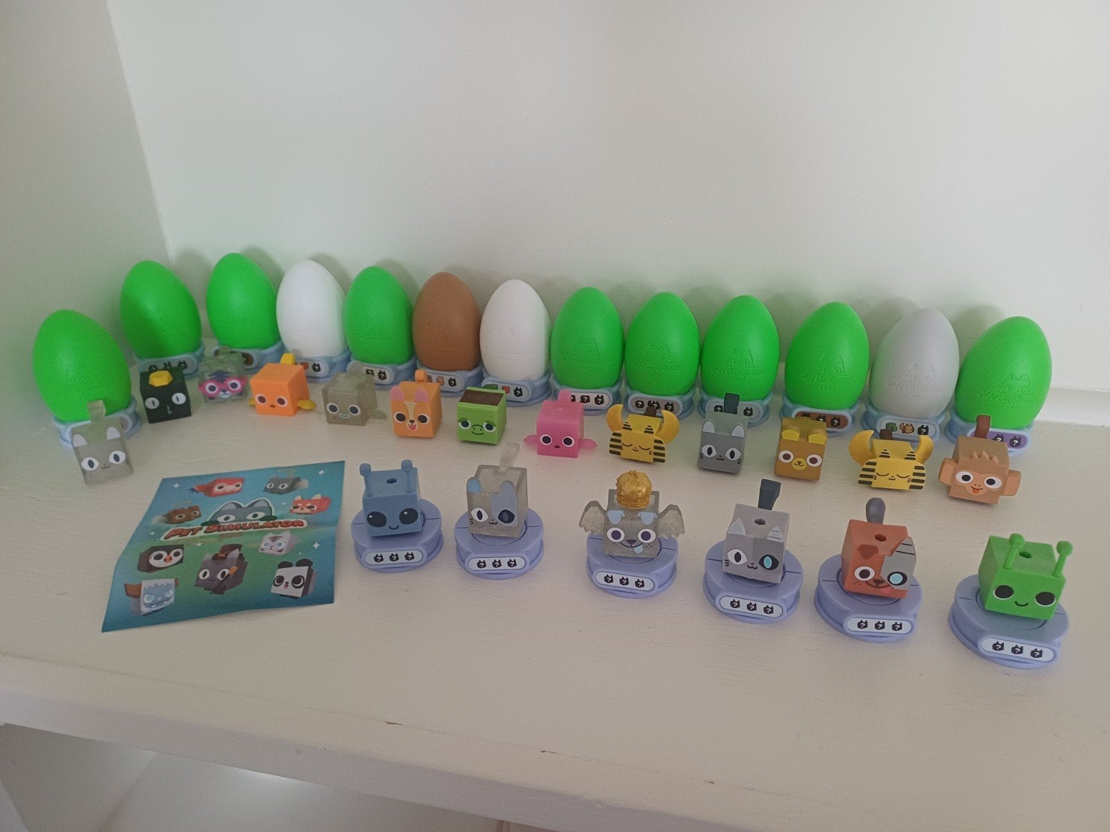 Pet Simulator X Roblox Verzamelfiguren + Stickervel, Ophalen of Verzenden, Zo goed als nieuw
