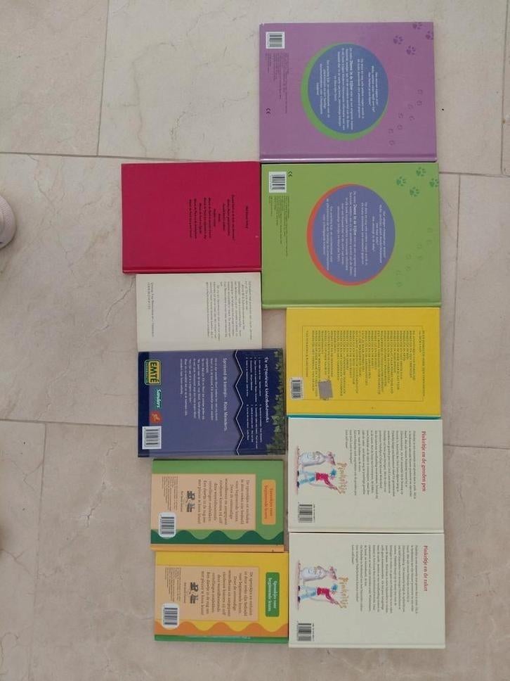 Kinderboeken en kledinghangers set, Ophalen of Verzenden, Gebruikt, Diverse, Jongen of Meisje
