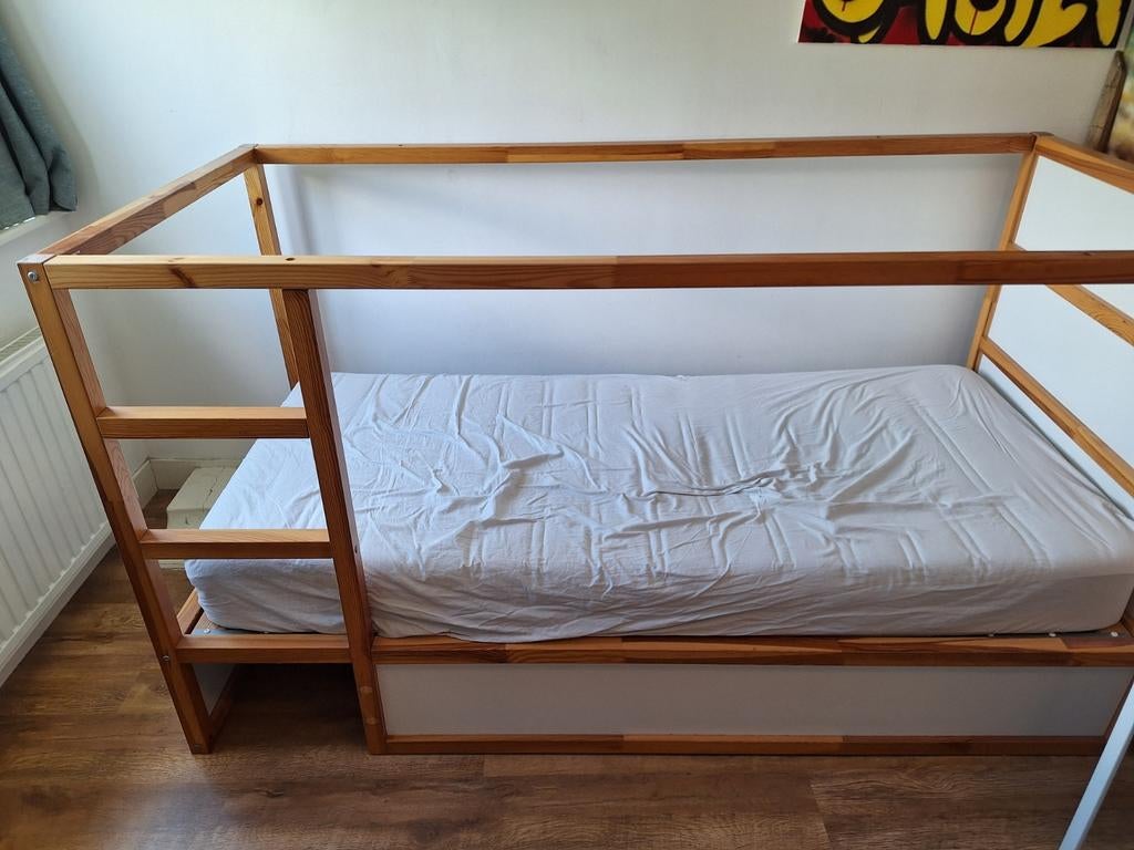 IKEA KURA omkeerbaar bed 90x200 cm met gordijntjes, Huis en Inrichting, Slaapkamer | Bedden, Ophalen, Gebruikt, 90 cm, Eenpersoons
