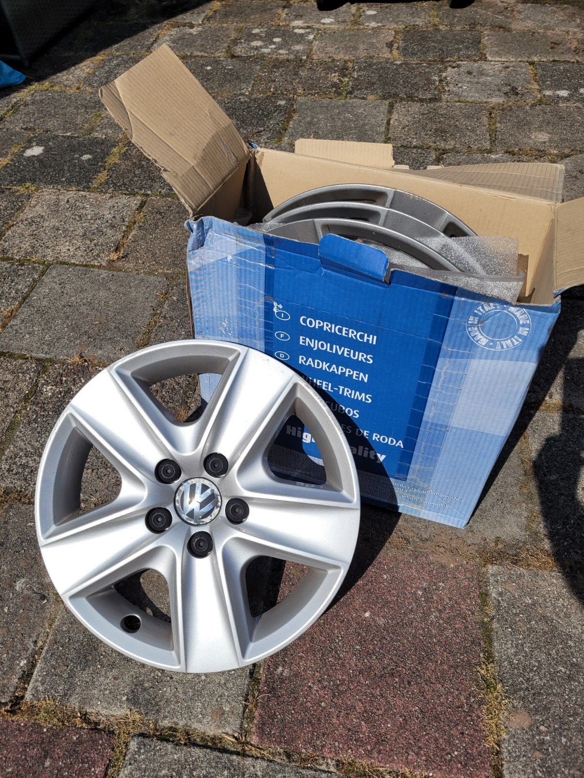 Set van 4 VW wieldoppen (16 inch)., Ophalen