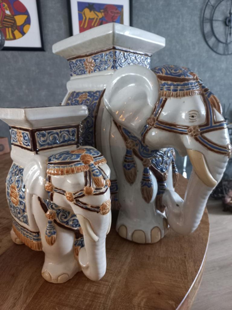 Set van 2 vintage keramische olifanten tafels/plantentafels, Ophalen