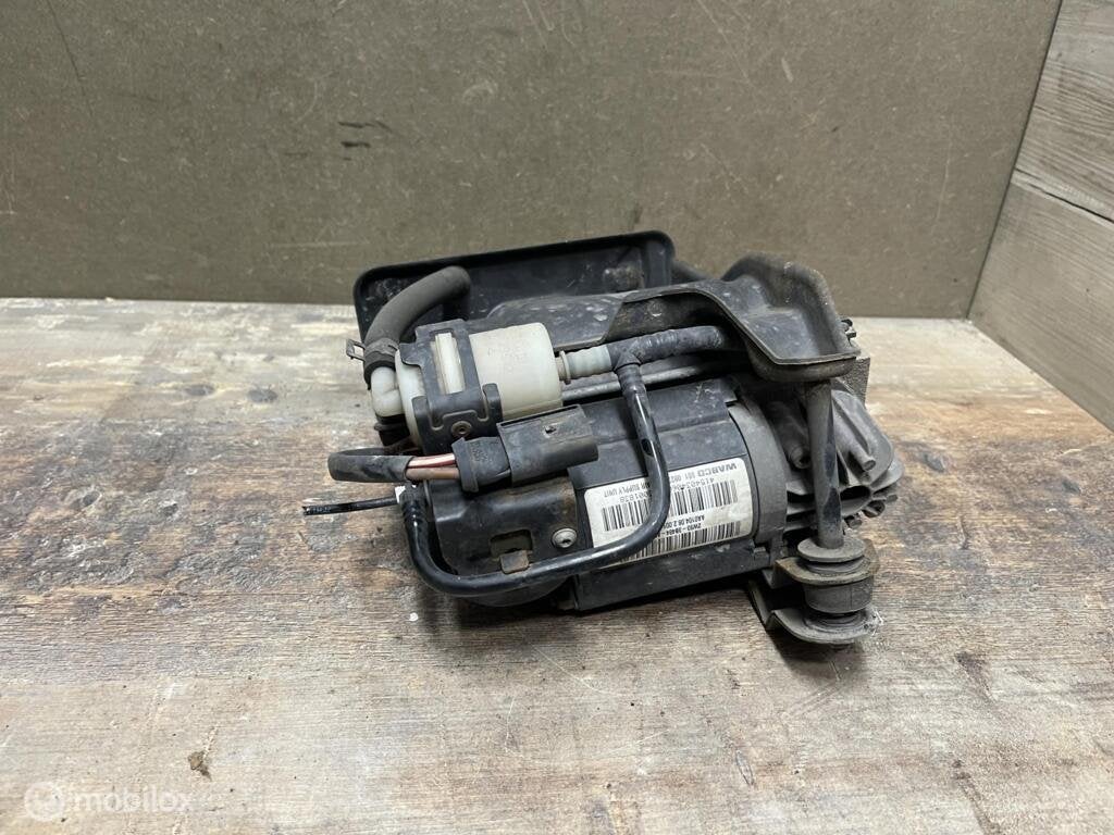 Luchtvering compressor Jaguar XJ X350 X358 2W933B484AH, Gebruikt, Ophalen of Verzenden, Jaguar, Jaguar