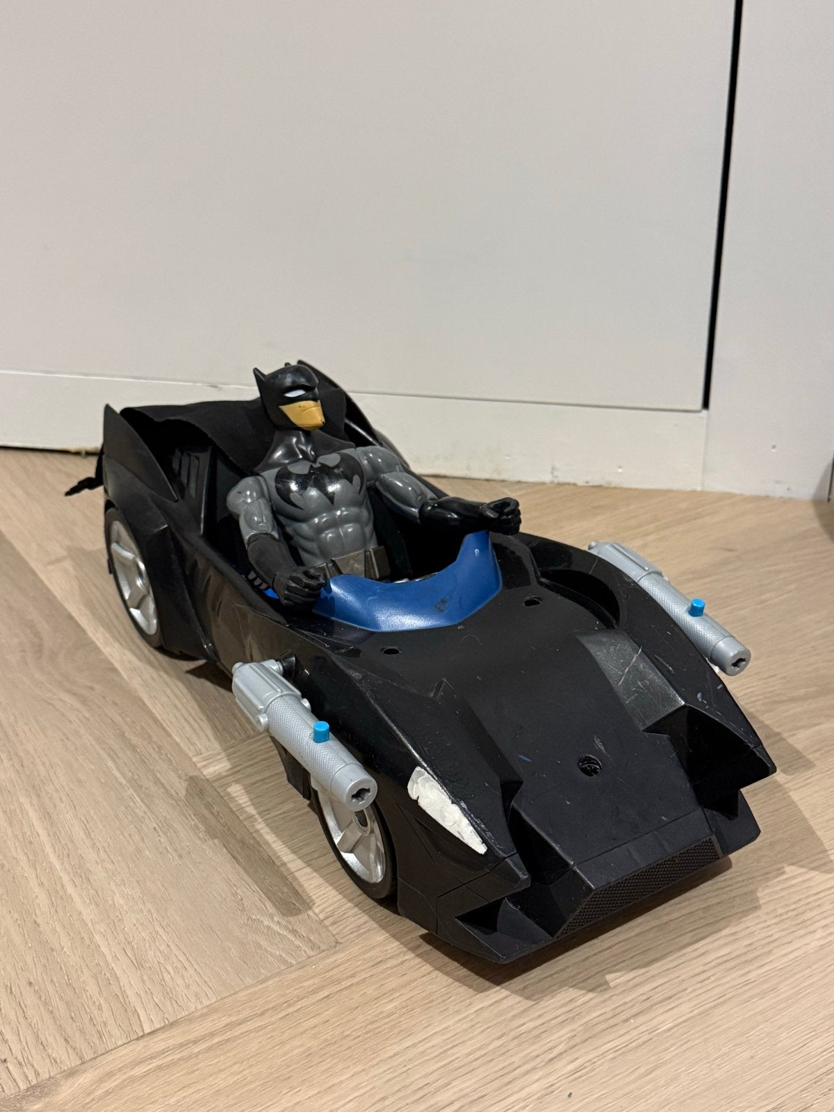 Batman Batmobile met actiefiguur - Speelgoedauto, Ophalen of Verzenden, Gebruikt