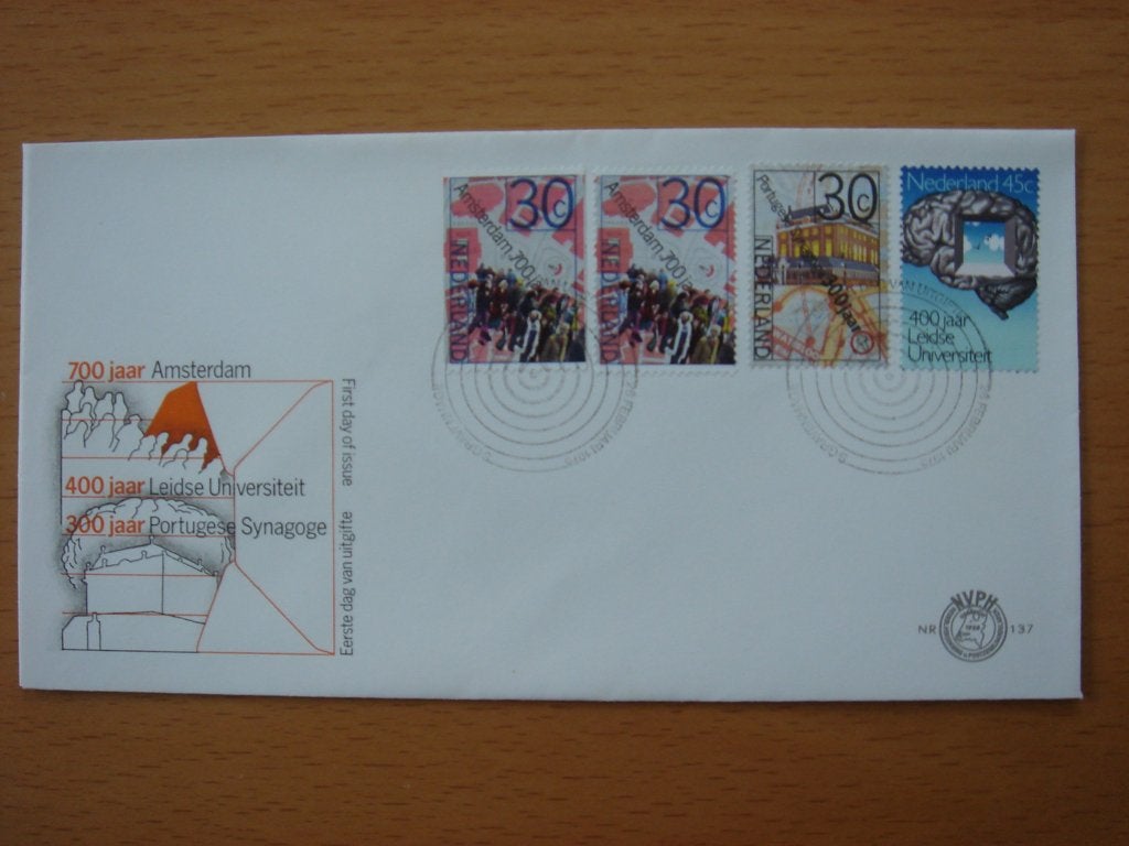 NVPH E137 1e Dag-enveloppe Historische serie 1975, Postzegels en Munten, Ophalen of Verzenden, Onbeschreven, Nederland