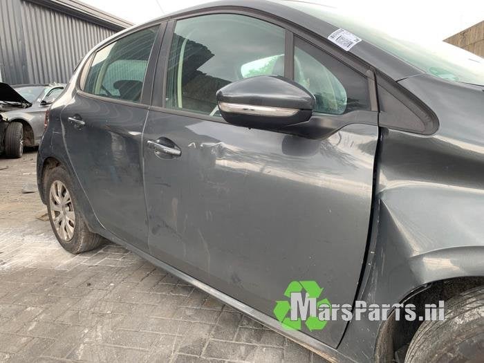 Portier 4Deurs rechts-voor van een Peugeot 208 (KTP), Gebruikt, -, Deur, -