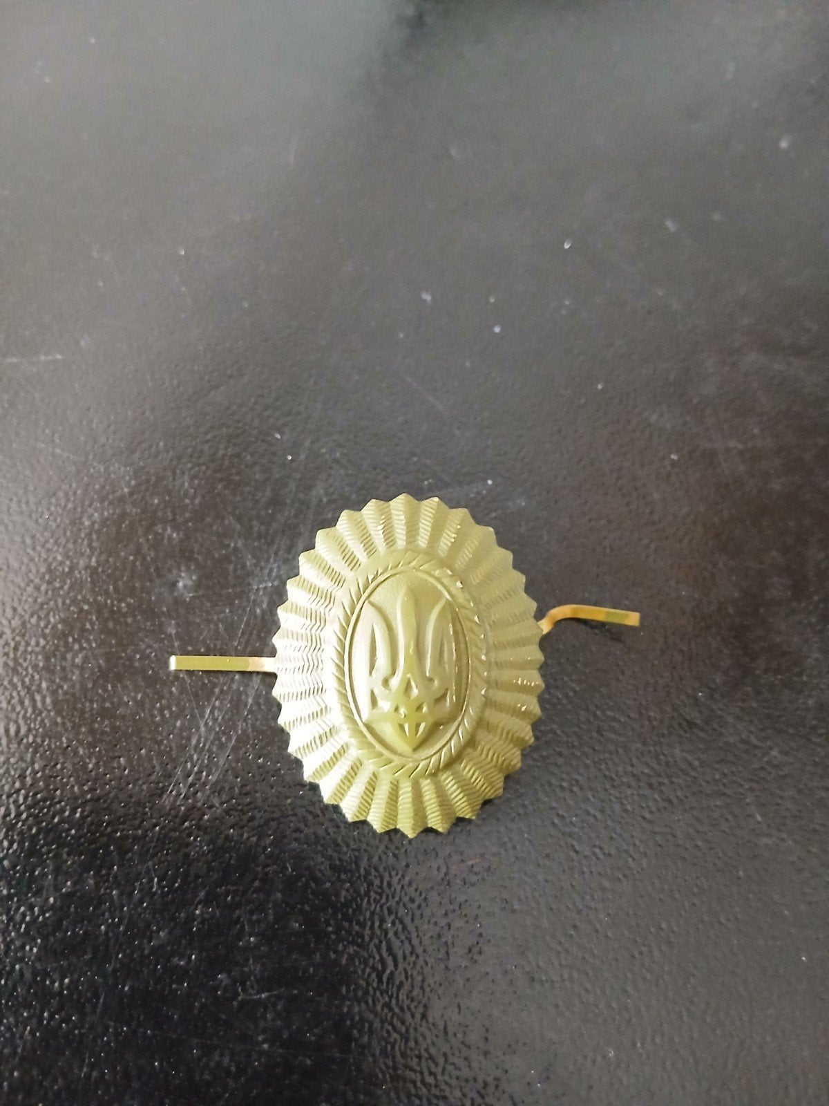 Oekraïense cap badge/pin jaren '90 5, Verzamelen, Ophalen of Verzenden
