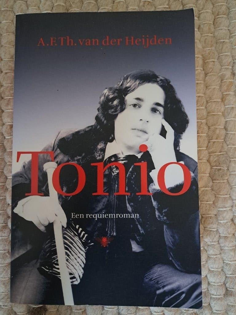 Tonio - A.F.Th. van der Heijden (requiemroman), Gelezen, Ophalen of Verzenden, A.F.Th. van der Heijden, Nederland