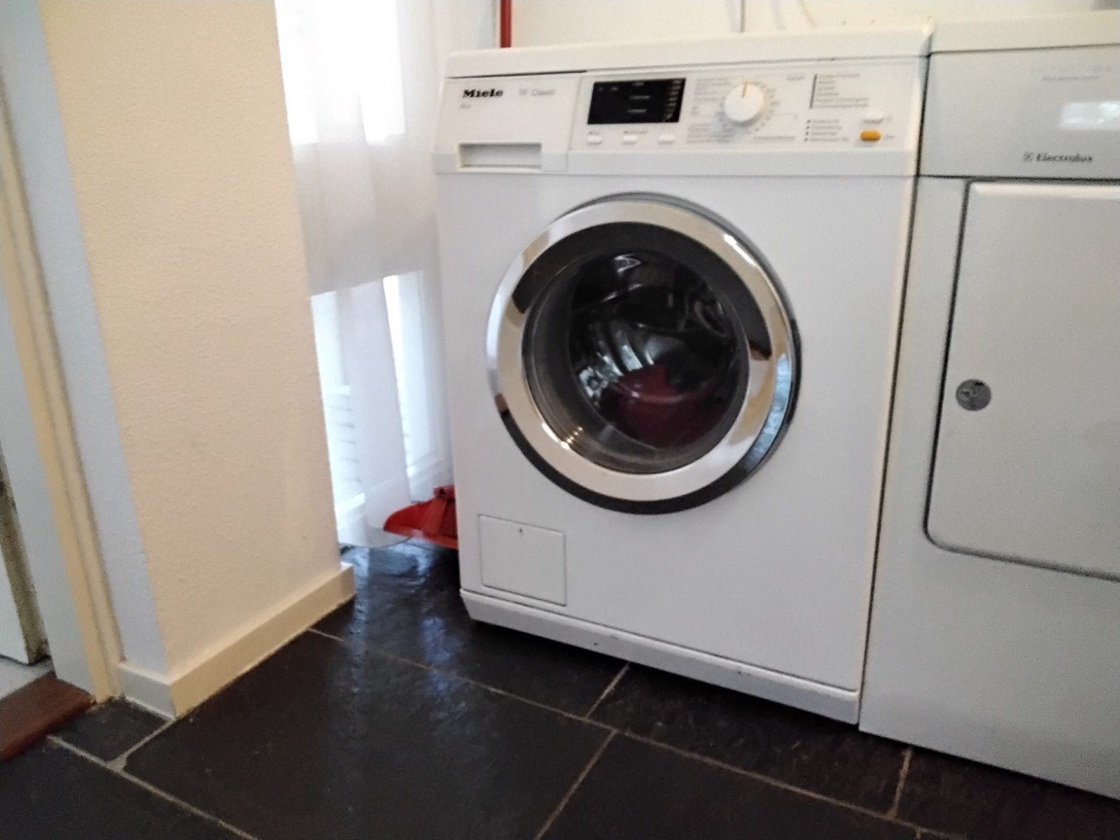 Miele Eco Classic, 4 tot 6 kg, Ophalen, 1200 tot 1600 toeren, 85 tot 90 cm