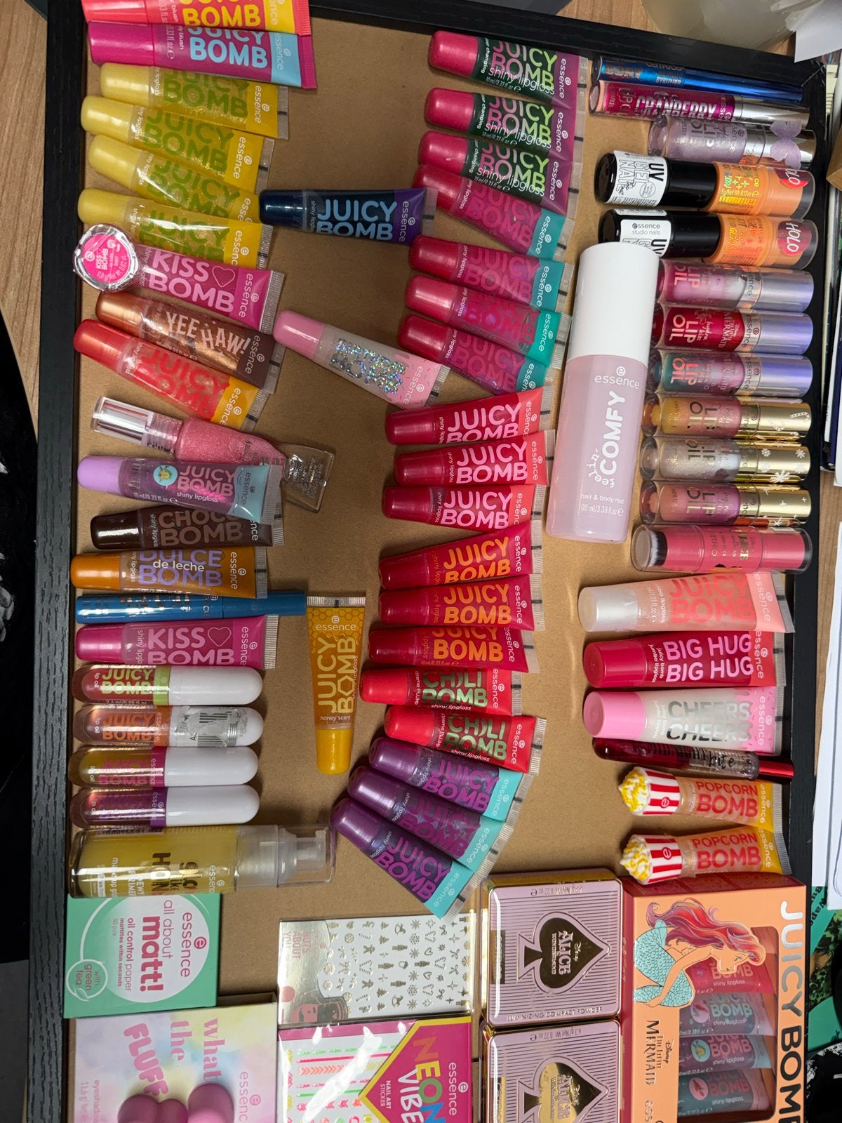 Grote collectie Essence make-up en lipgloss, Ophalen of Verzenden, Zo goed als nieuw, Make-up, Overige kleuren