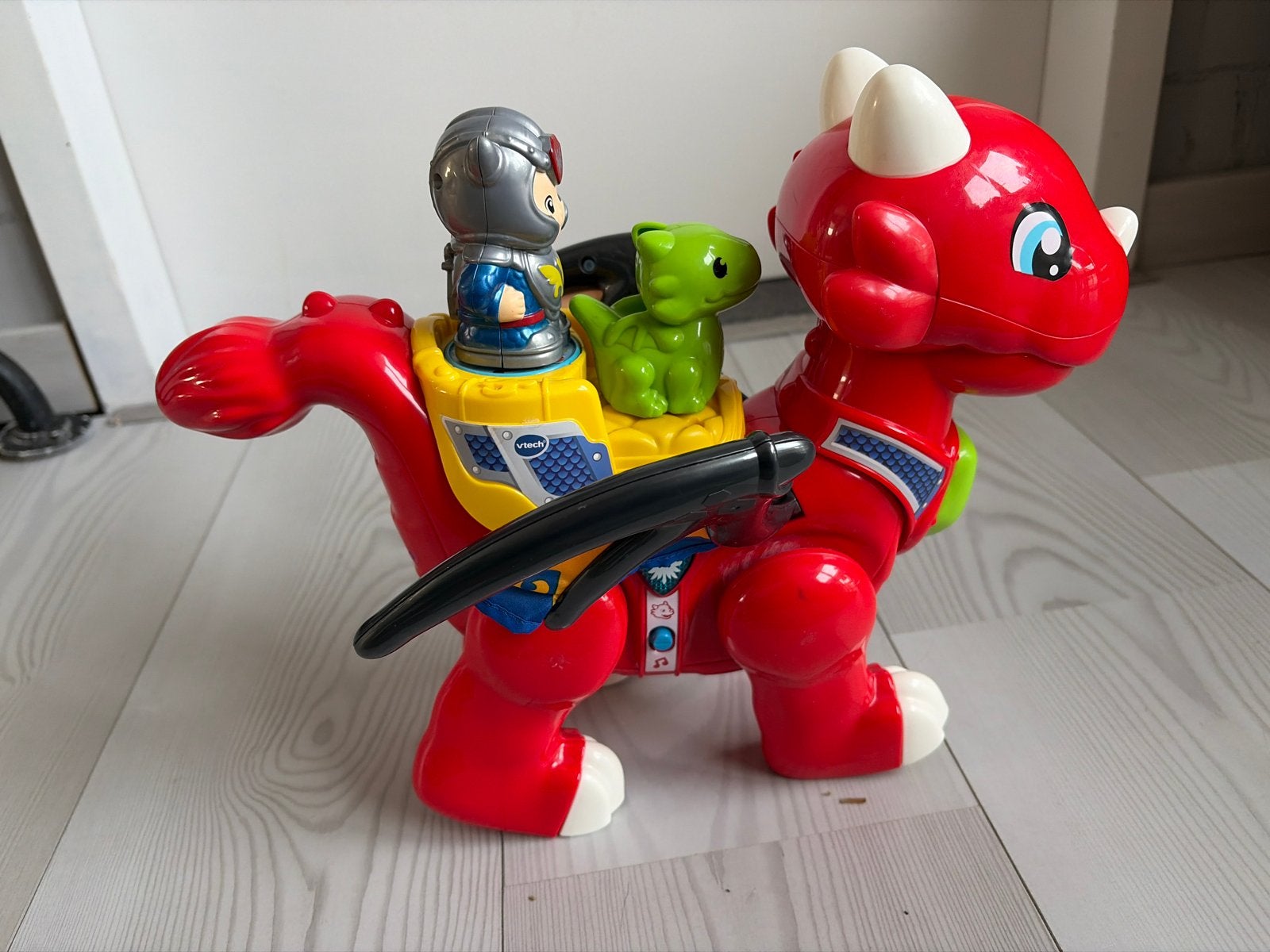 VTech Toet Toet Draak met Ridder en Draakje, Ophalen, Zo goed als nieuw, Overige typen, Met licht