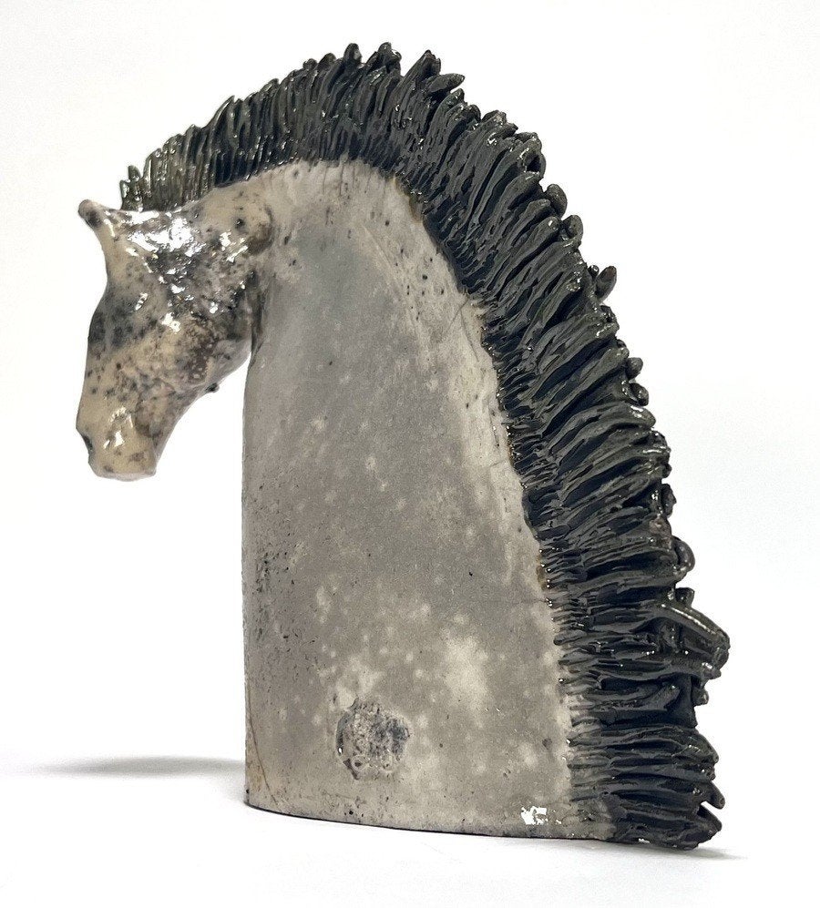 212. Beeld, Suzana Bandula Kuznar - paardenhoofd, 20e eeuw, Ophalen, Zoogdier, 20 - 50 cm, Steen of Keramiek