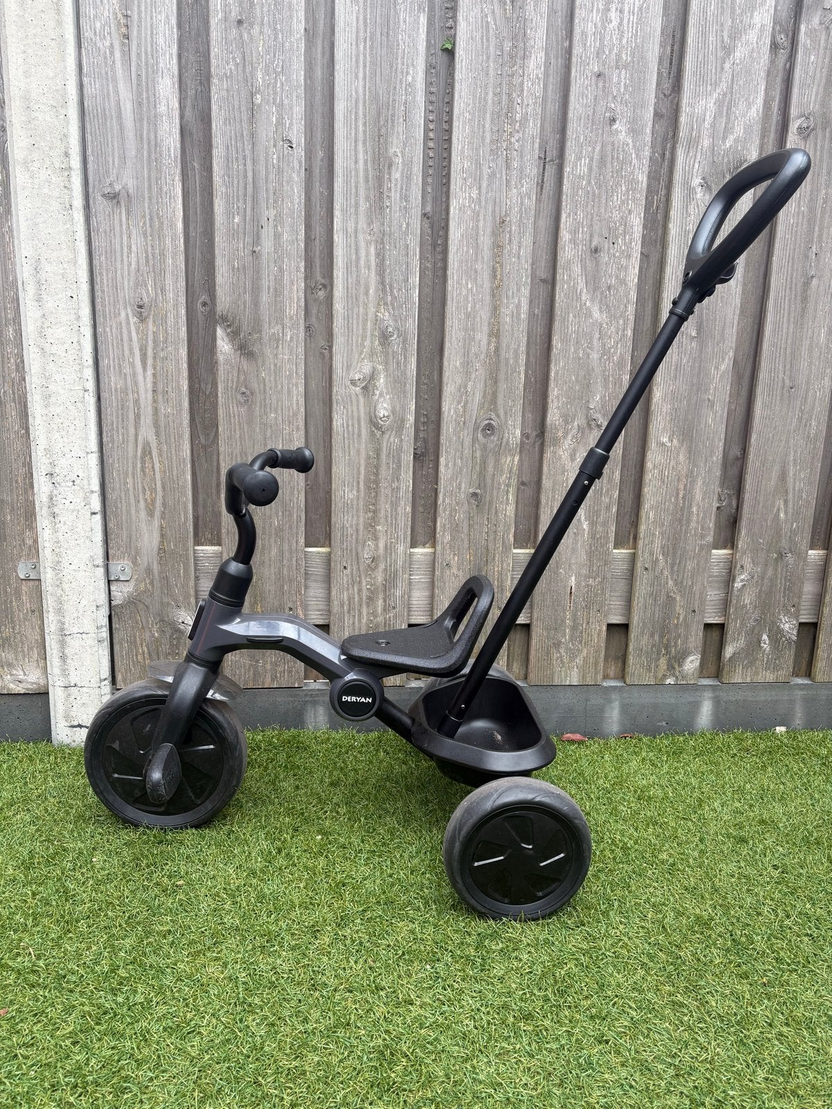 Deryan Loopfiets/driewieler met duwstang, Ophalen, Zo goed als nieuw, Duwstang
