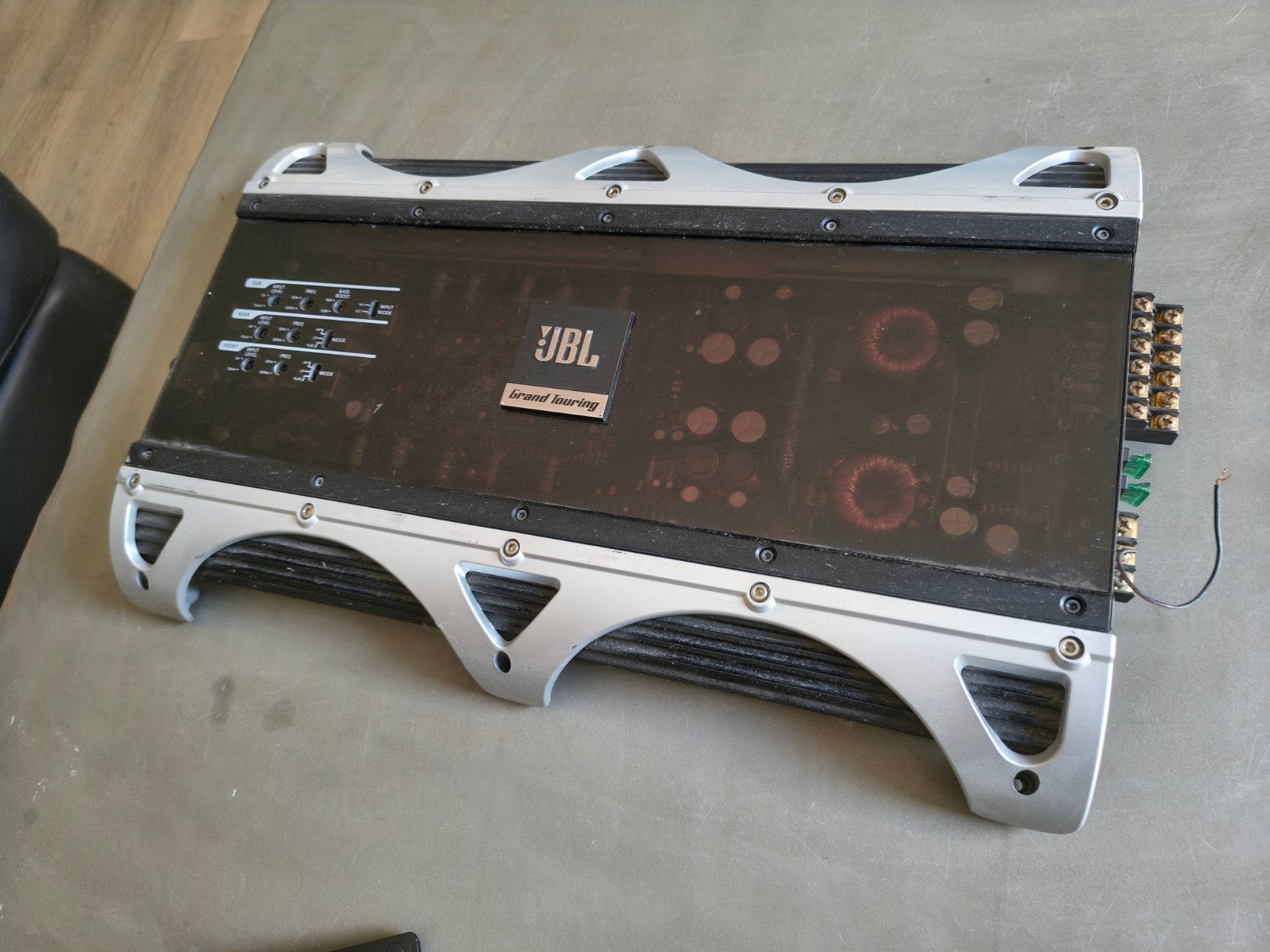 JBL grand touring versterker, Auto diversen, Autospeakers, Ophalen of Verzenden