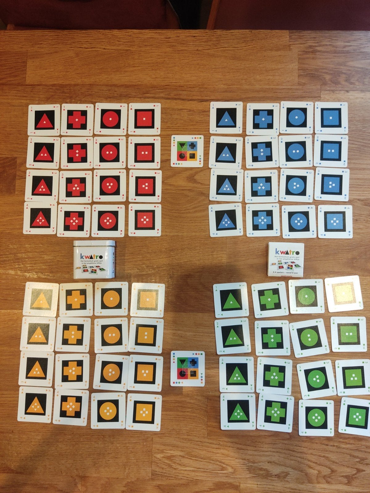 Kwatro - het fantastische spel in het piepkleine blikje, Een of twee spelers, Ophalen, Zo goed als nieuw, White Goblin Games