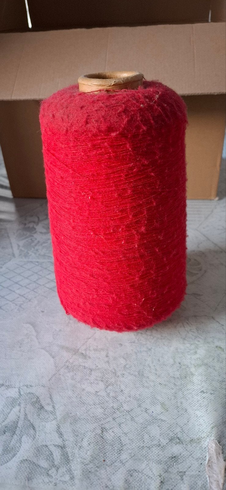 Brocante 22 cm grote klos rood garen, Ophalen of Verzenden