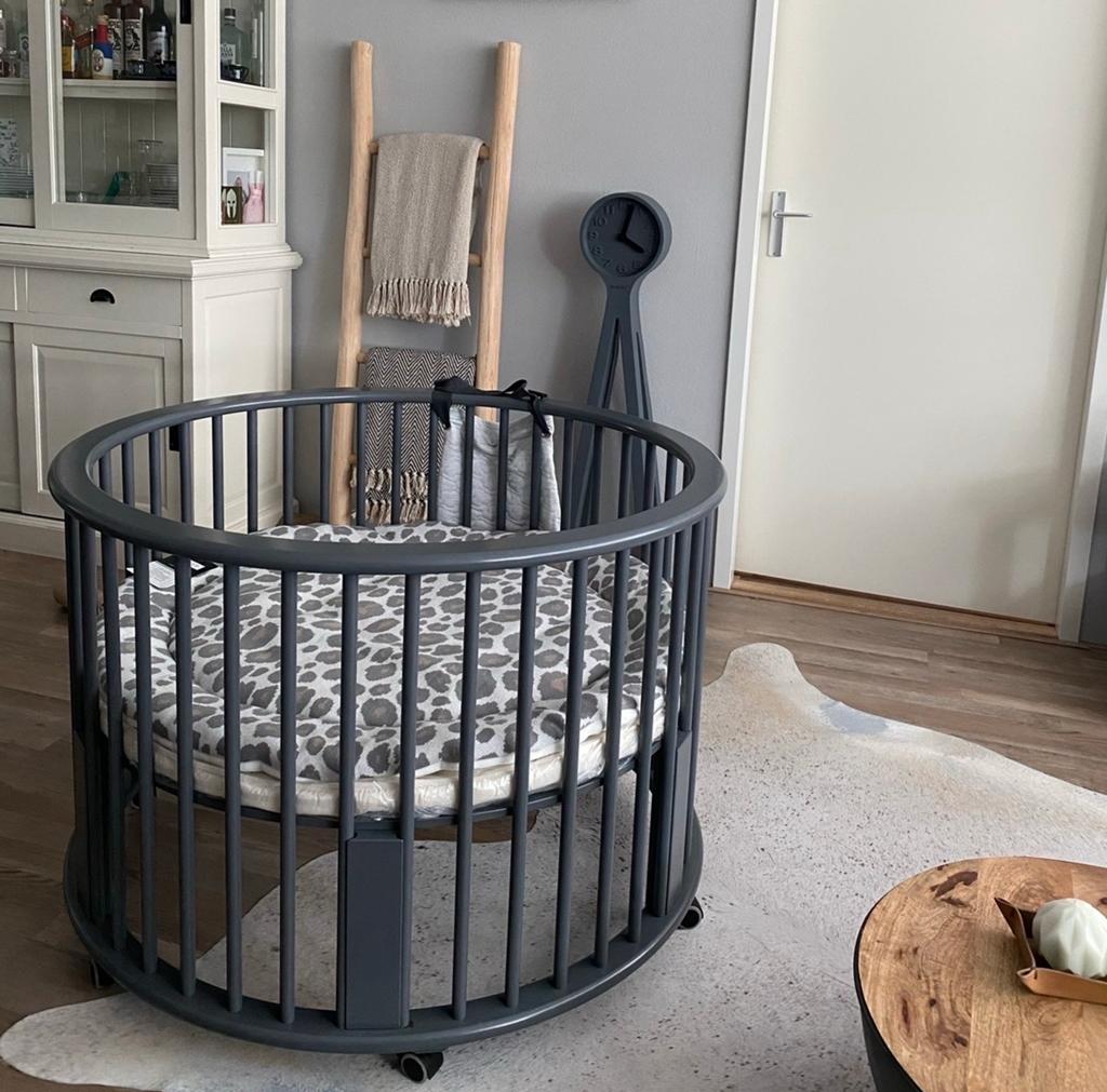 Bopita Box Rondo Deep Grey - Grijs Rond Box, Kinderen en Baby's, Boxen, Ophalen of Verzenden, Gebruikt, Rond, Wieltjes